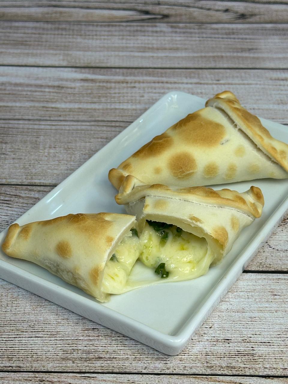 Empanada de Queso y Cebolla